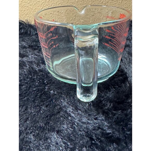 Vintage Pyrex 1-Liter/32-Ounce Glass Measuring Cup With Red Markings - Picture 3 of 8